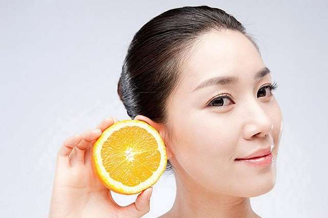 Bổ sung Vitamin C chống oxy hóa, cải thiện nếp nhăn